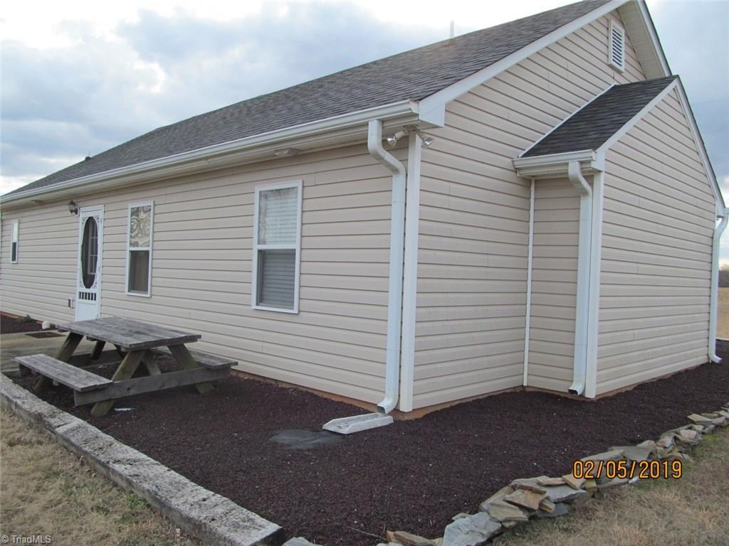 320 Kermit Lewis Road Pilot Mountain, NC 27041 - Photo 6 of 30 Gallery Image 6