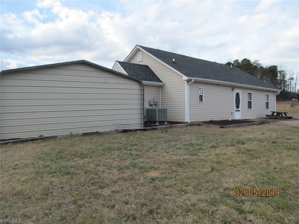 320 Kermit Lewis Road Pilot Mountain, NC 27041 - Photo 10 of 30 Gallery Image 10