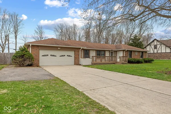 $365,000 | 801 South Restin Road, Greenwood, IN 46142