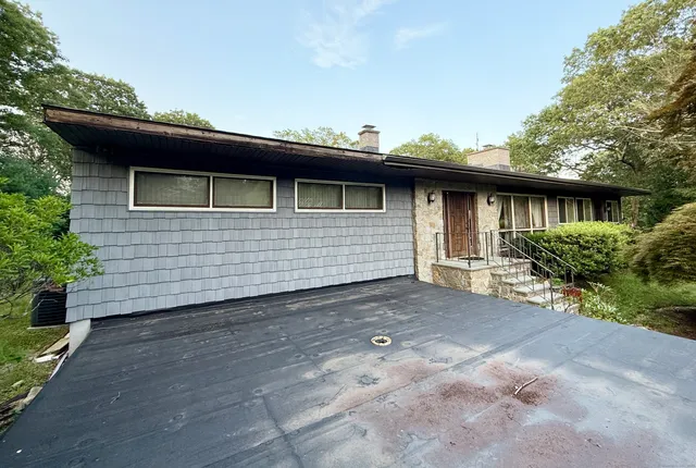 $379,000 | 19 Davis Road, Seymour, CT 06483