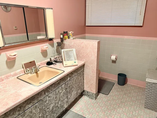 $379,000 | 19 Davis Road, Seymour, CT 06483