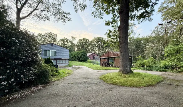 $379,000 | 19 Davis Road, Seymour, CT 06483