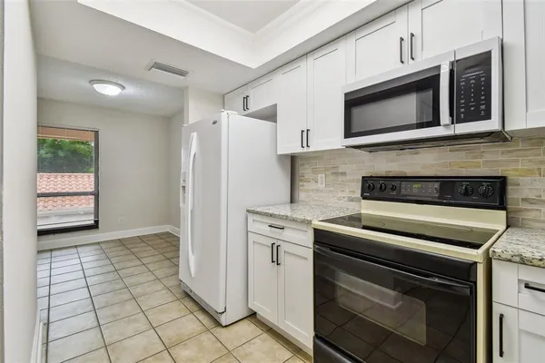 $3,600 | 4800 Brittany Drive South, Unit 102, St. Petersburg, FL 33715