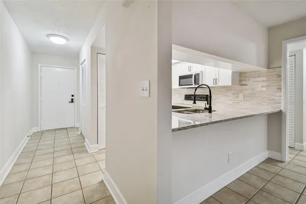 $3,600 | 4800 Brittany Drive South, Unit 102, St. Petersburg, FL 33715