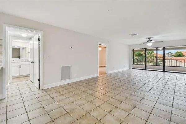 $3,600 | 4800 Brittany Drive South, Unit 102, St. Petersburg, FL 33715