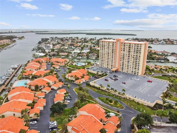 $3,600 | 4800 Brittany Drive South, Unit 102, St. Petersburg, FL 33715