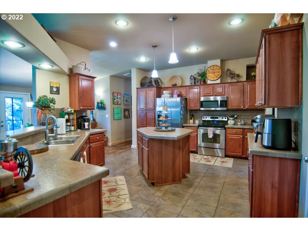 62 Ward Road Washougal, WA 98671 - Photo 6 of 32 Gallery Image 6