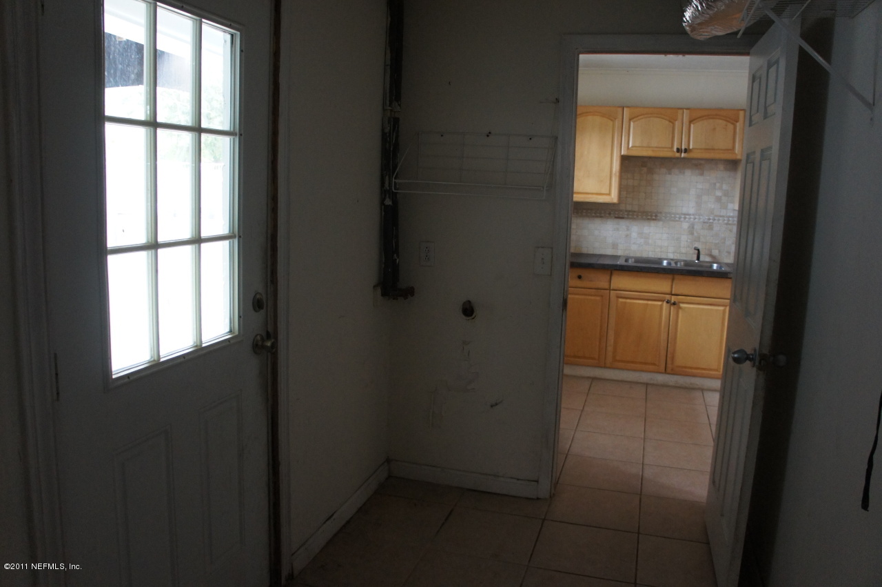 10851 Java Drive Jacksonville, FL 32246 - Photo 18 of 18 Utility room