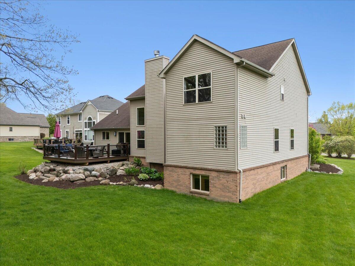 9783 Viewcrest Court Howell, MI 48843 - Photo 41 of 51 10-9793 Viewcrest Drone-43