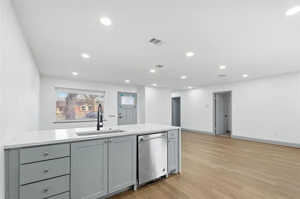 $1,850 | 373 South Nachita Drive, Dallas, TX 75217