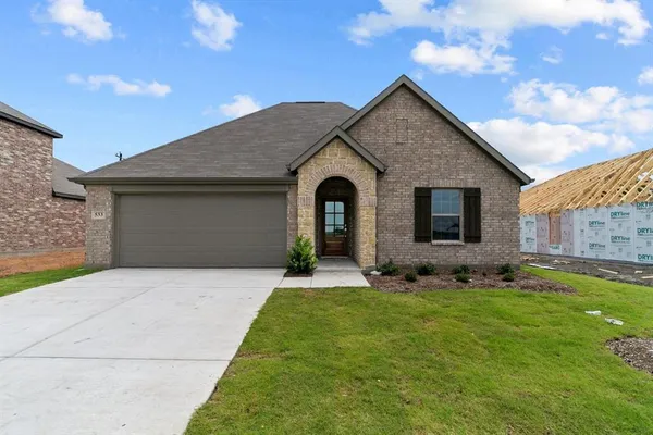 $2,150 | 533 Hickory Rdg Drive, Van Alstyne, TX 75495