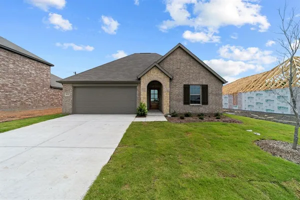 $2,150 | 533 Hickory Rdg Drive, Van Alstyne, TX 75495