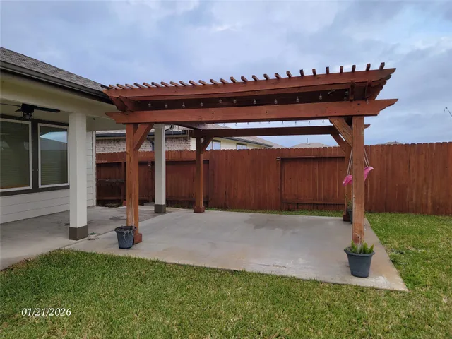 $2,300 | 8215 Hush Heights Drive, Rosharon, TX 77583