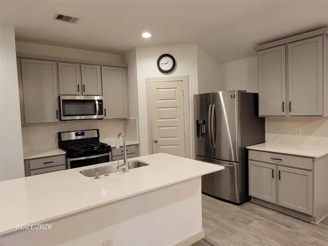 $2,300 | 8215 Hush Heights Drive, Rosharon, TX 77583