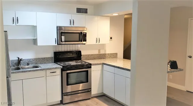$1,475 | 5136 Golden Lane, Unit B, Las Vegas, NV 89119