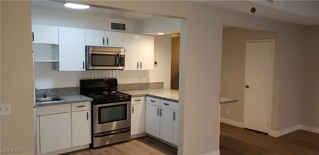 $1,475 | 5136 Golden Lane, Unit B, Las Vegas, NV 89119
