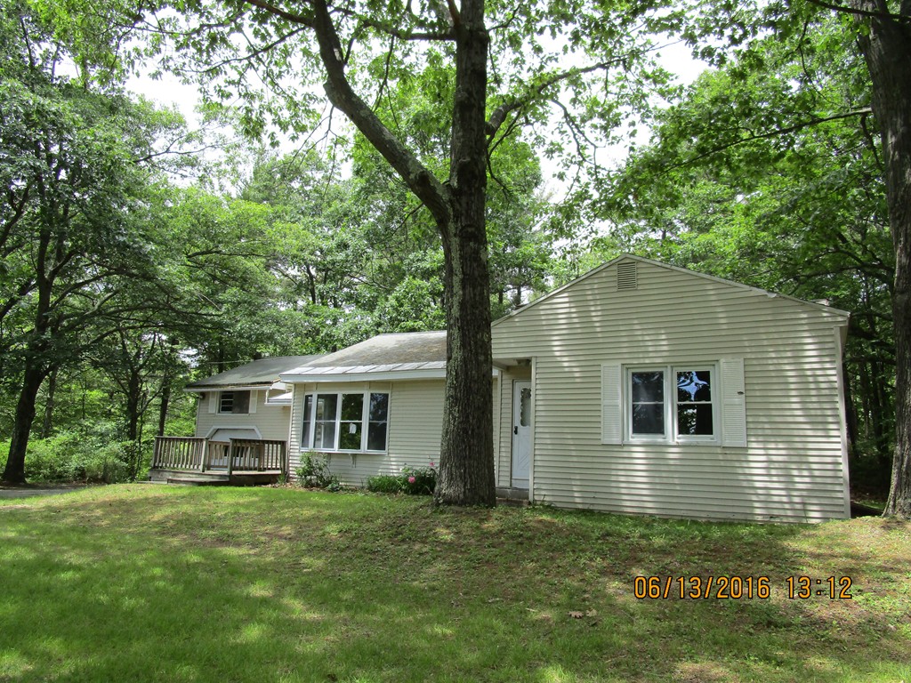 62 Worcester Road Westminster, MA 01473 - Photo 2 of 12 a front view of a house with a garden