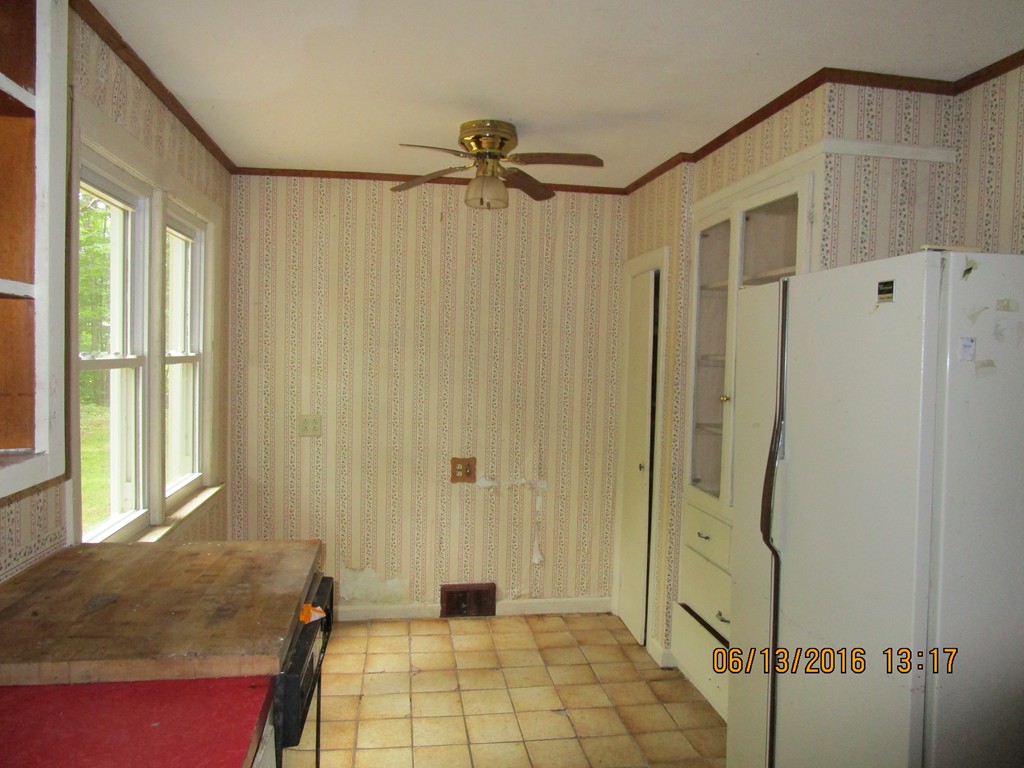 62 Worcester Road Westminster, MA 01473 - Photo 8 of 12 a bathroom with a shower