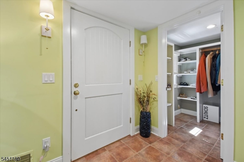 347 Drakestown Road Long Valley, NJ 07853 - Photo 7 of 49 Gallery Image 7