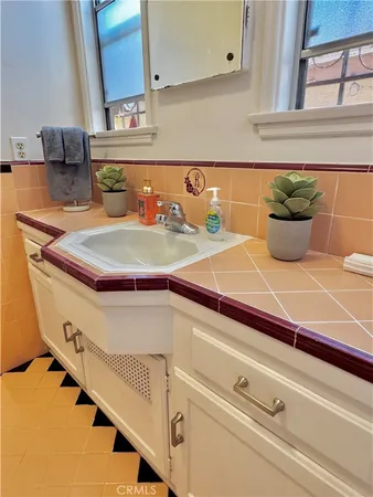 $999,999 | 3745 East Ransom Street, Long Beach, CA 90804