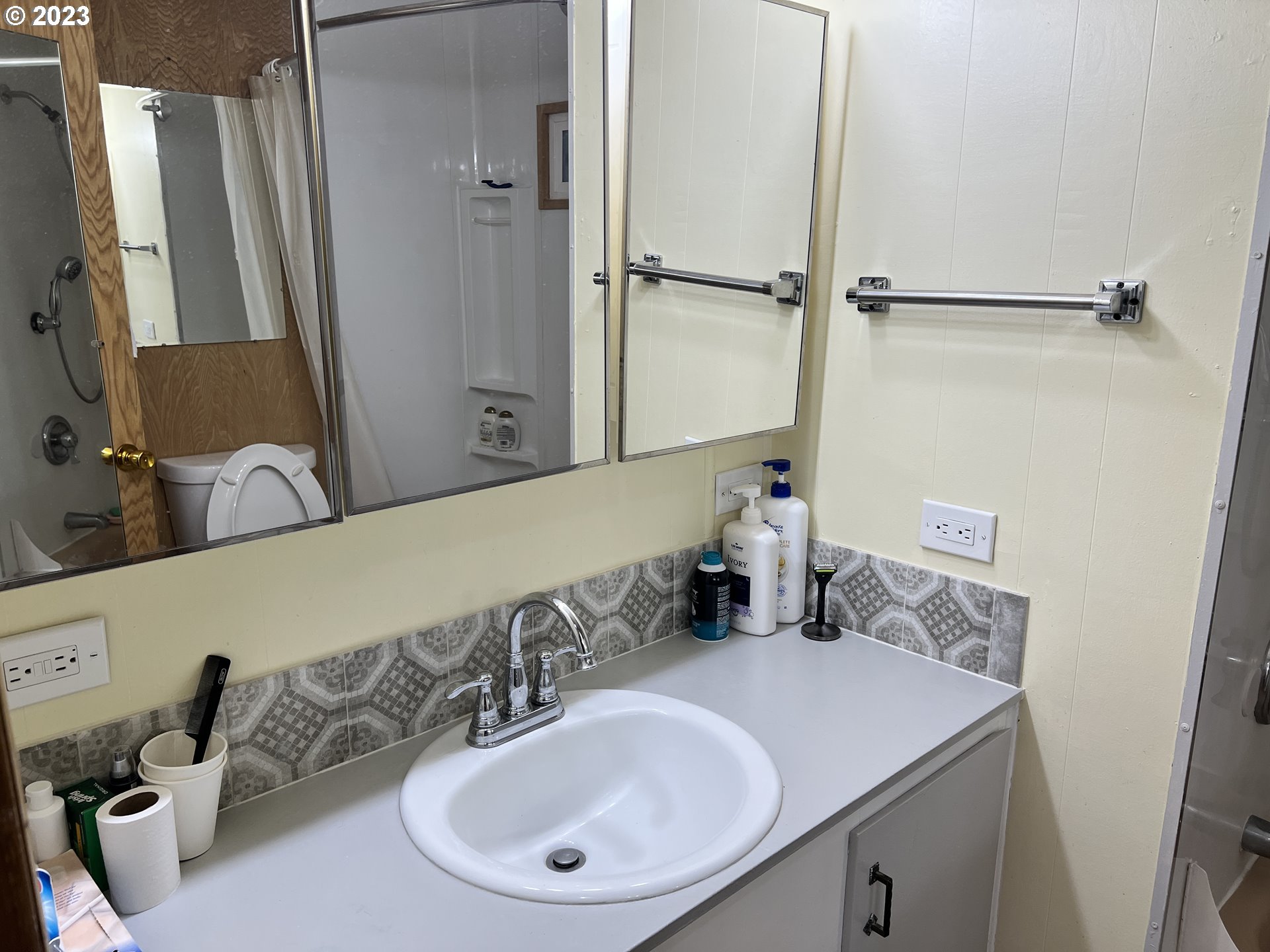 19605 River Road, Unit 121 Gladstone, OR 97027 - Photo 9 of 13 Gallery Image 9