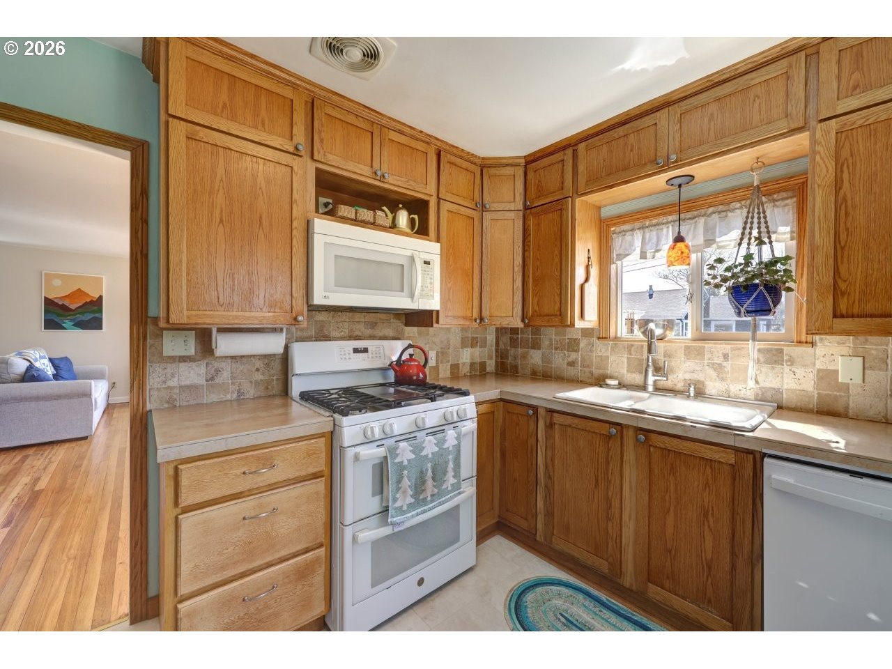 830 17th Avenue Seaside, OR 97138 - Photo 8 of 47