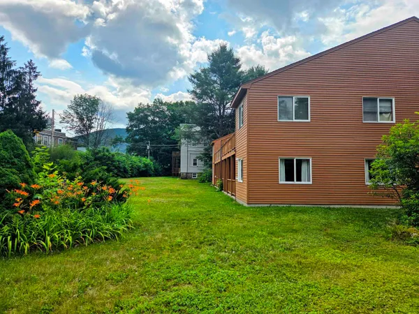 $2,000 | 44 Church Street, Unit 3, Lincoln, NH 03251