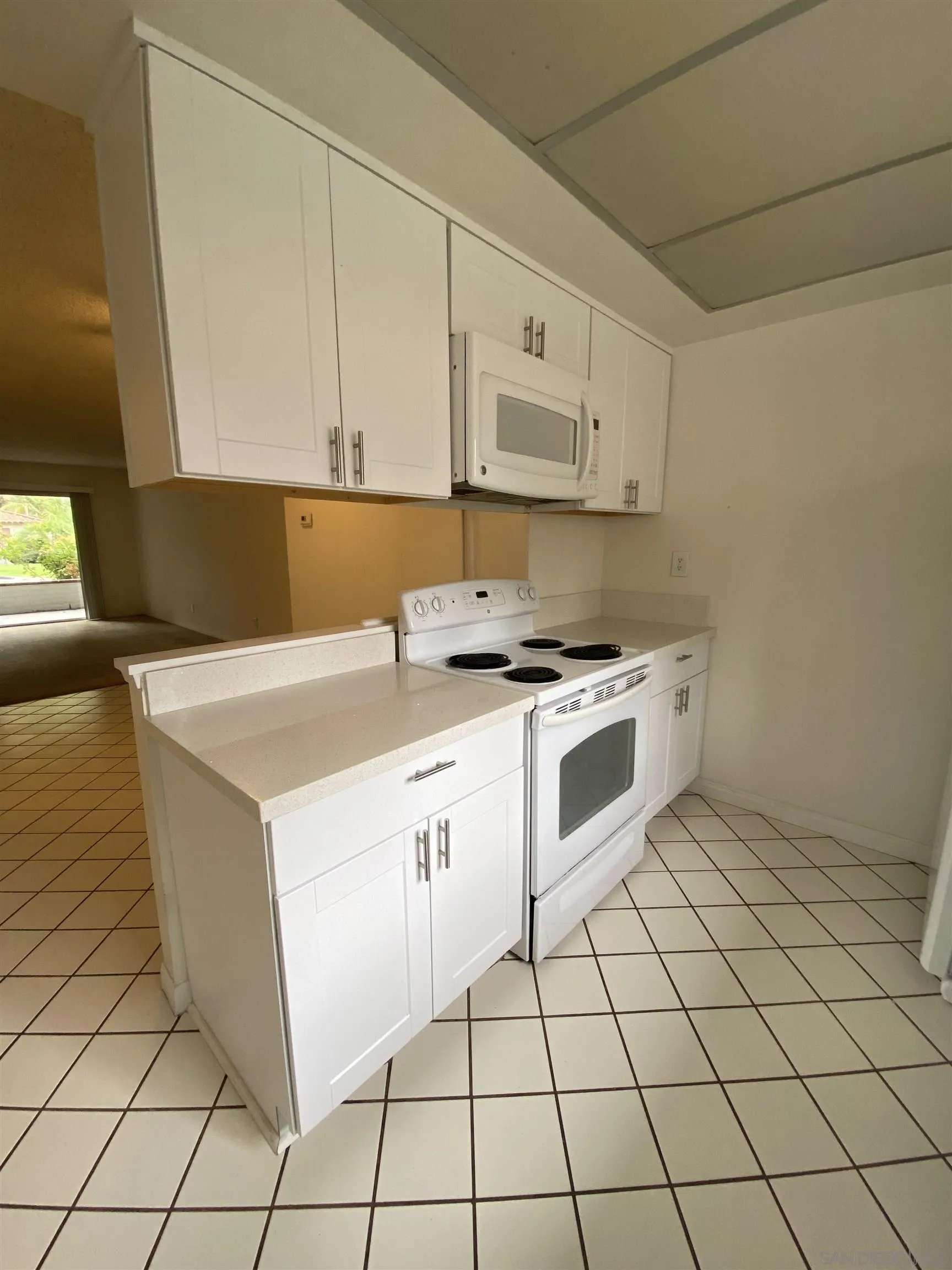 6059 Rancho Mission Road, Unit 106 San Diego, CA 92108 - Photo 3 of 17 Gallery Image 3