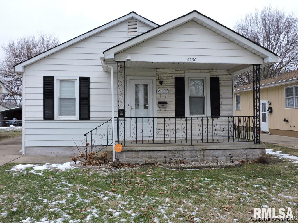 2236 Grandview Avenue Springfield, IL 62702 - Photo 1 of 19