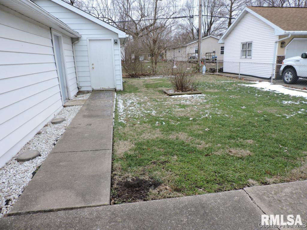 2236 Grandview Avenue Springfield, IL 62702 - Photo 18 of 19
