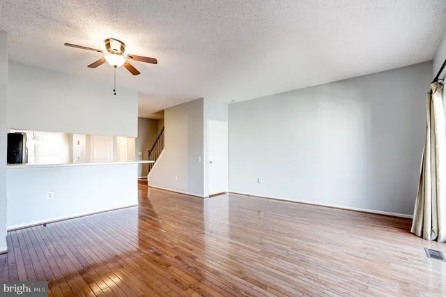 $2,700 | 12111 Wedgeway Place, Fairfax, VA 22033