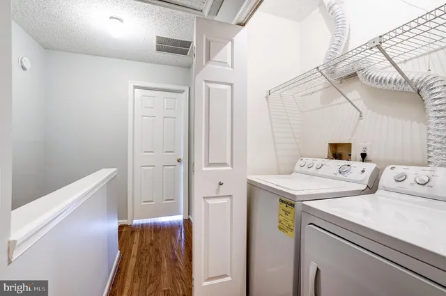 $2,700 | 12111 Wedgeway Place, Fairfax, VA 22033