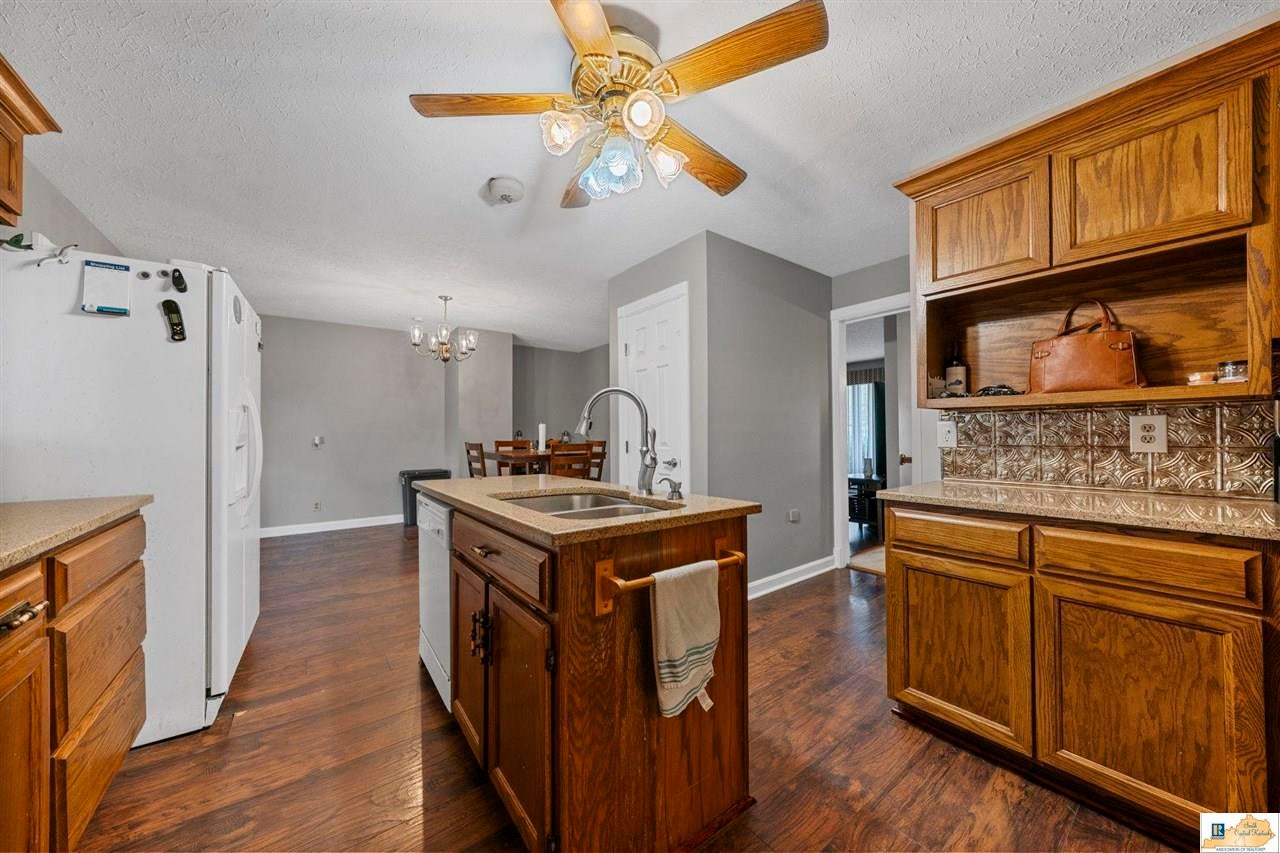 9077 Finney Road Glasgow, KY 42141 - Photo 7 of 36 Gallery Image 7