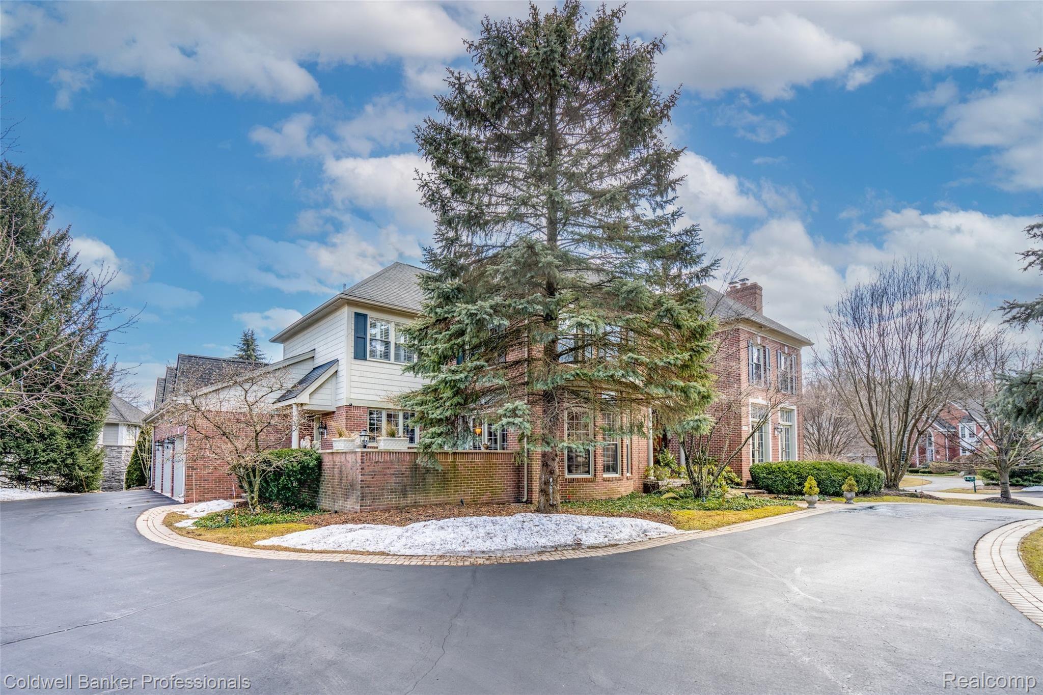 2555 Golf Crest Drive Rochester, MI 48309 - Photo 77 of 91 2555 Golf Crest Dr RHills-76.jpg