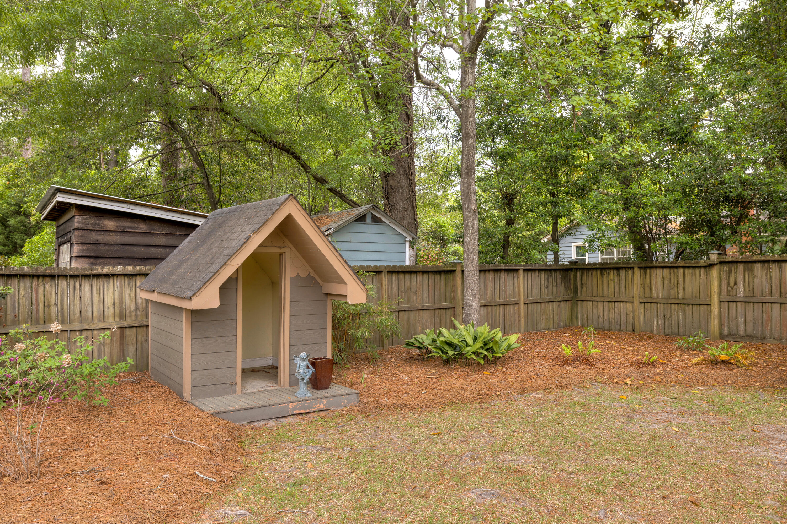 505 West Calhoun Street Sumter, SC 29150 - Photo 58 of 74 Cute well maintained play house