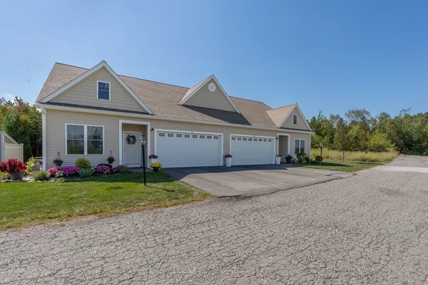 $625,000 | 843 Ledgewood Way, Unit 843, Clinton, MA 01510