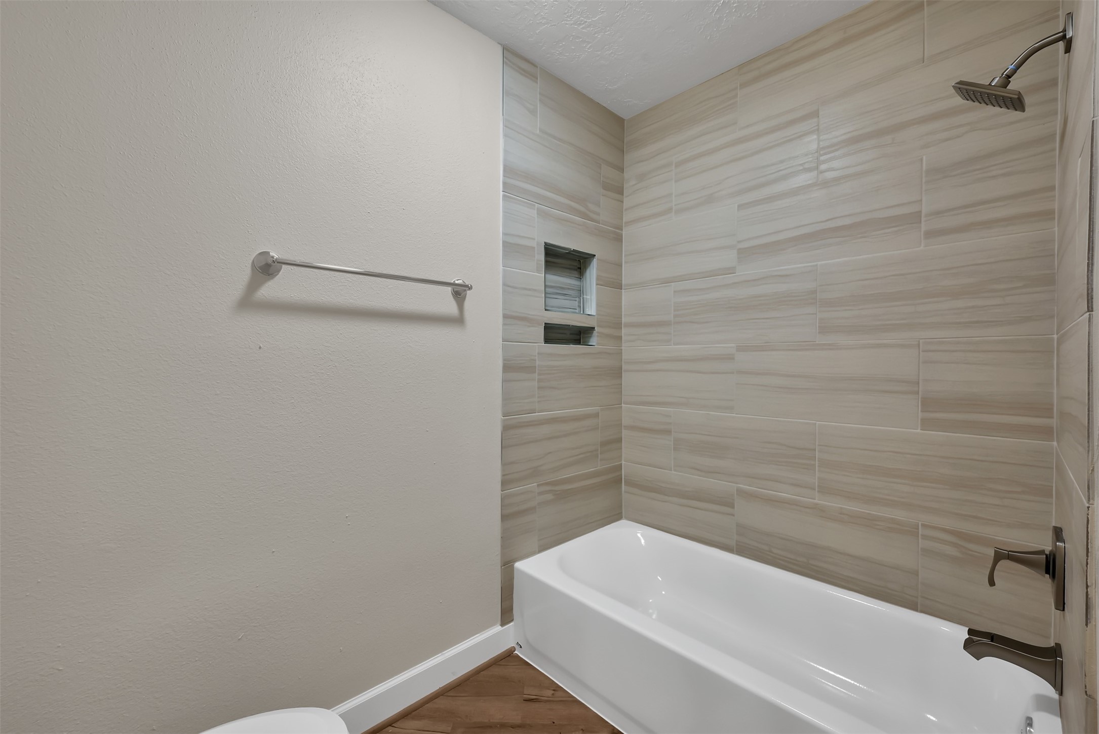 22318 Meadowrock Drive Spring, TX 77389 - Photo 24 of 28 Primary bath