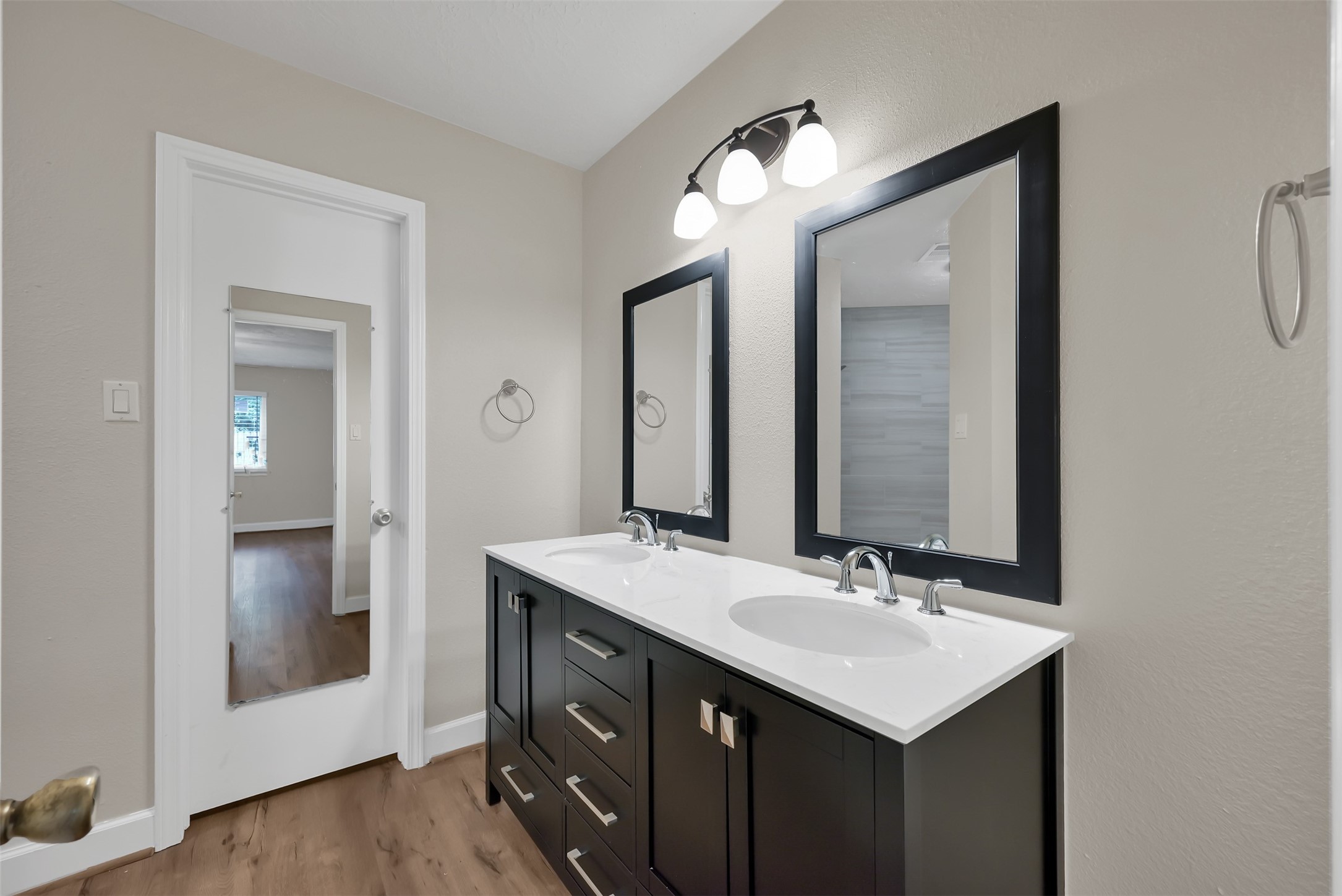 22318 Meadowrock Drive Spring, TX 77389 - Photo 25 of 28 Primary bath