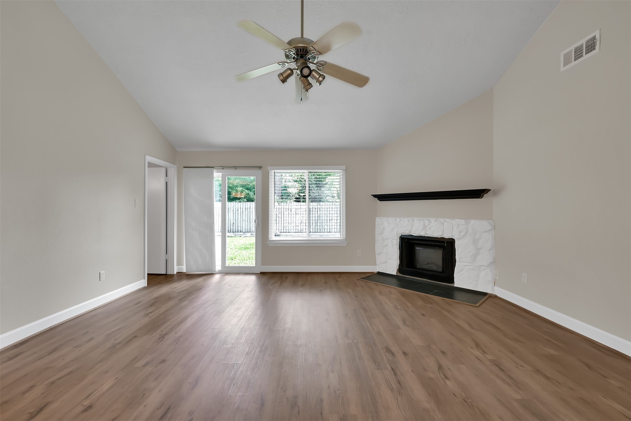 22318 Meadowrock Drive Spring, TX 77389 - Photo 4 of 28