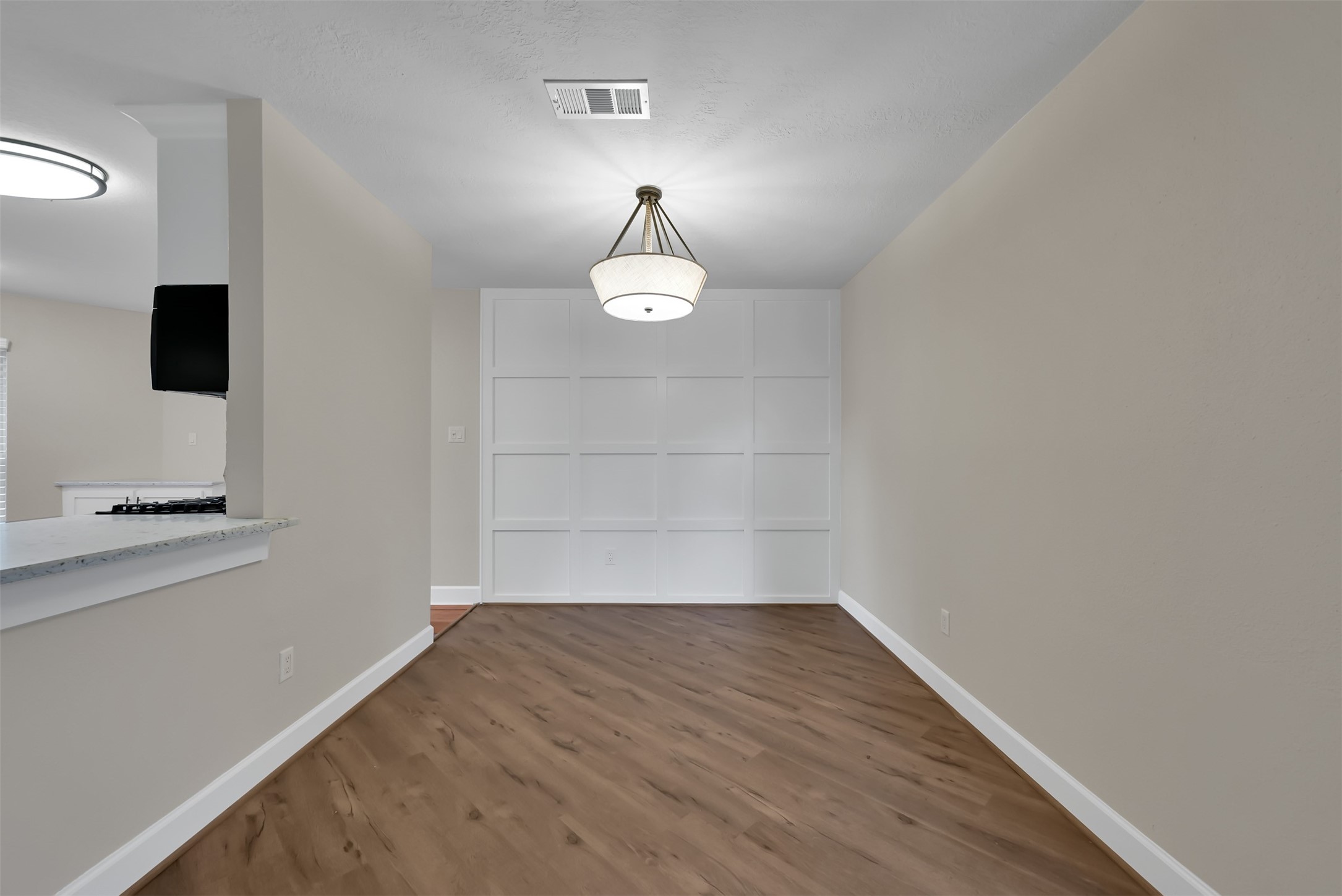 22318 Meadowrock Drive Spring, TX 77389 - Photo 8 of 28 Modern accent wall