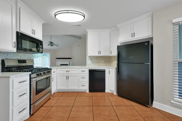 $1,895 | 22318 Meadowrock Drive, Spring, TX 77389