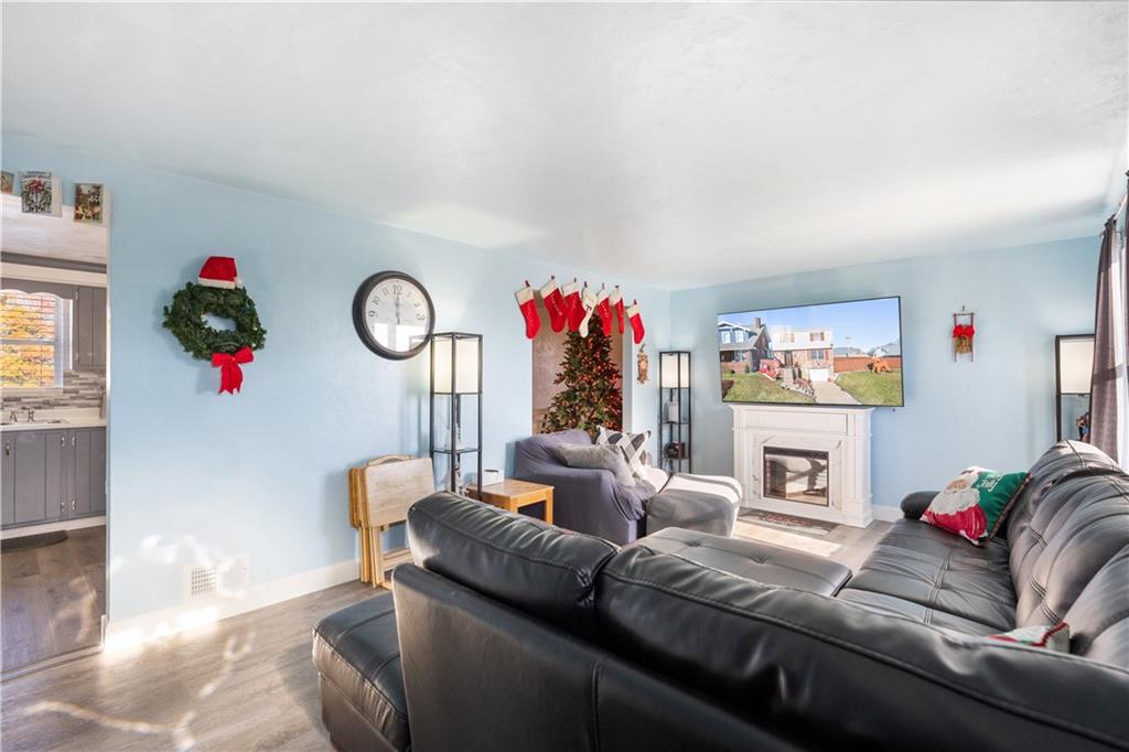 302 Ridgewood Avenue Pittsburgh, PA 15229 - Photo 3 of 25 Gallery Image 3