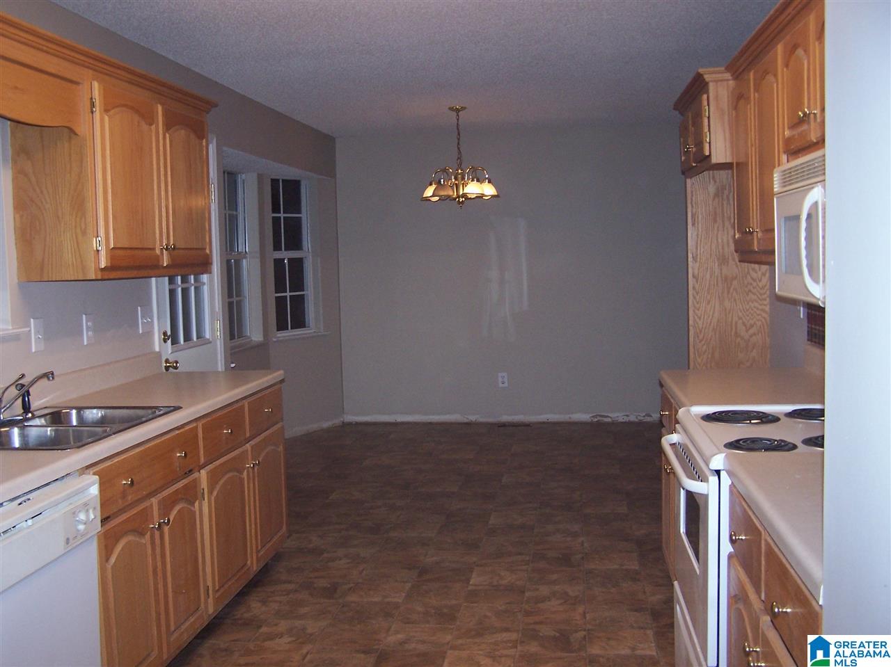 2783 Springville Boulevard Oneonta, AL 35121 - Photo 3 of 21