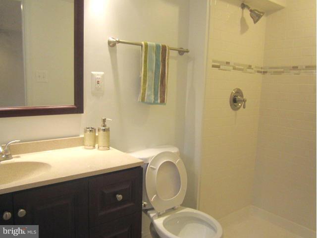 2902 Loma Street Silver Spring, MD 20910 - Photo 18 of 30 Bath