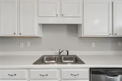 $275,000 | 1500 Shiloh Place, Kennesaw, GA 30144