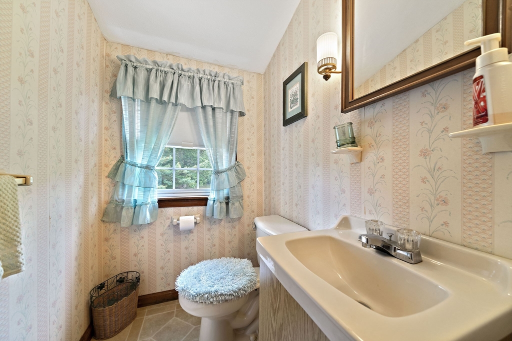 24 Spallus Road Stoughton, MA 02072 - Photo 18 of 29