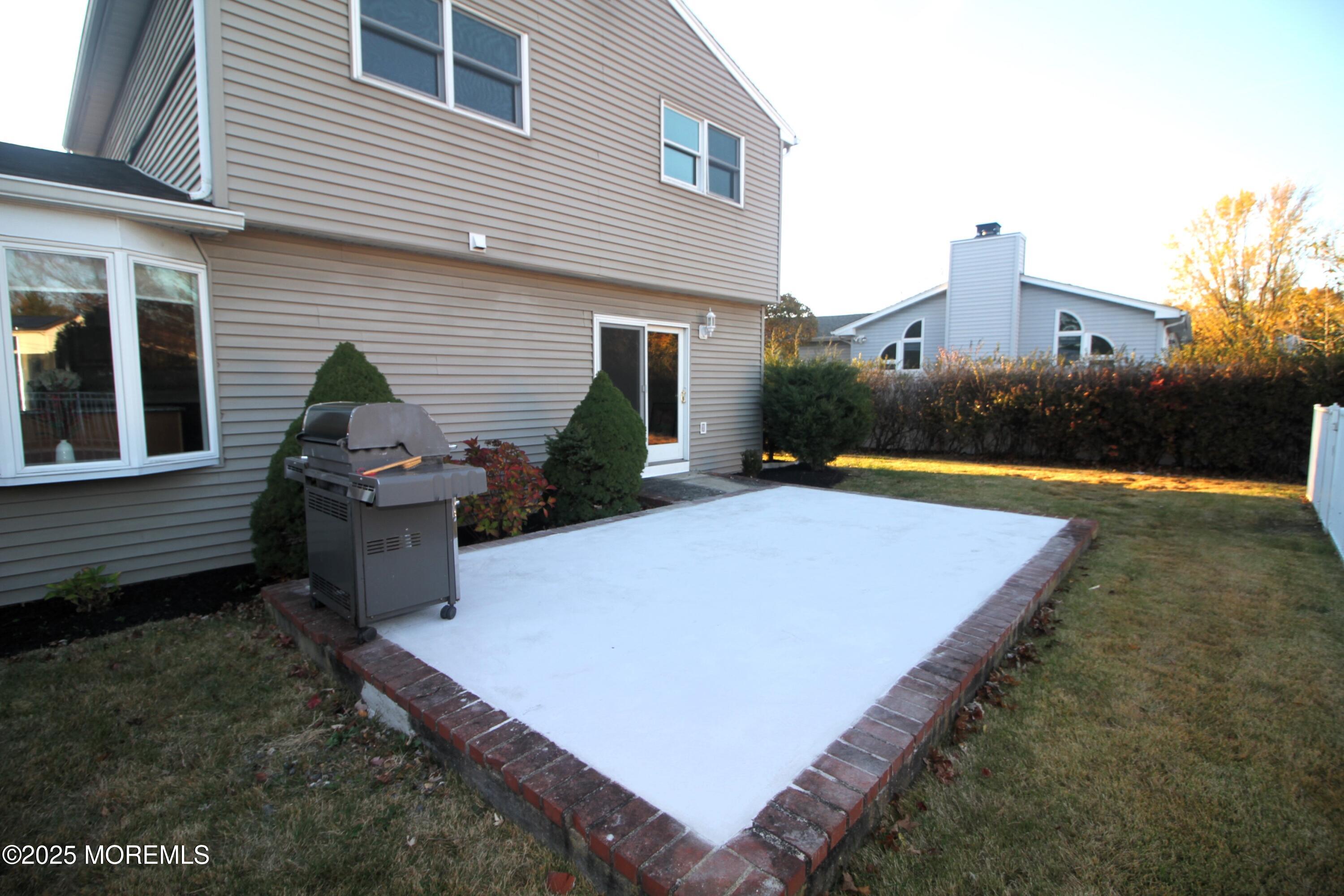 18 Wolfpack Road Trenton, NJ 08619 - Photo 18 of 20 a front view of a house with a yard