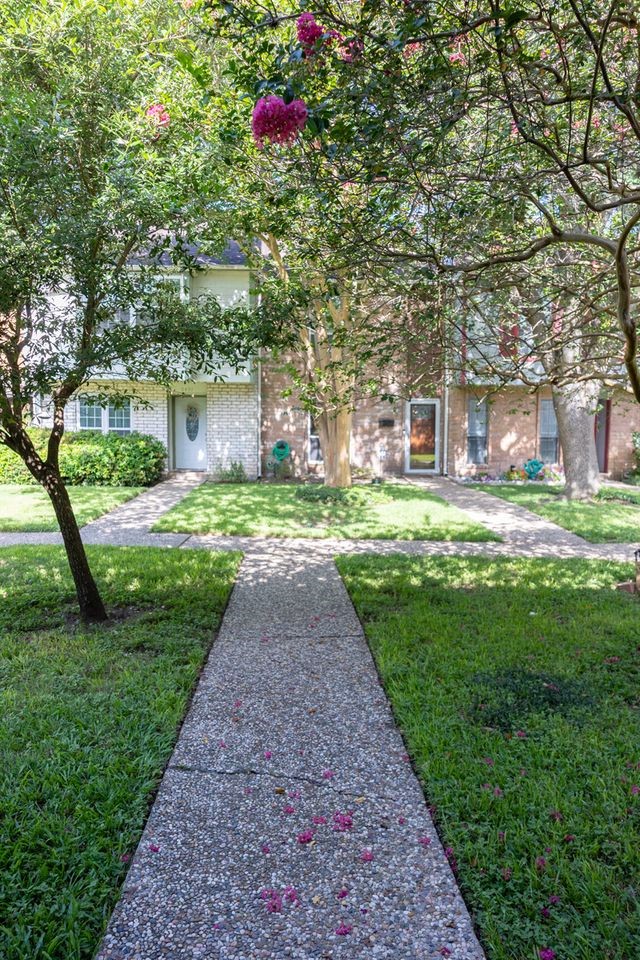 9517 Fondren Road Houston, TX 77074 - Photo 8 of 39