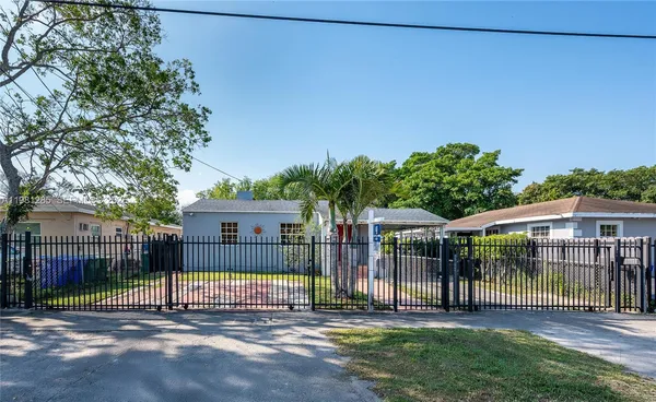 $799,999 | 2610 Northwest 33rd Street, Unit 26102612, Miami, FL 33142
