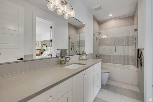 1720 Hillcrest Circle Mapleton, UT 84664 - Photo 65 of 116 Ensuite bathroom with vanity and enclosed tub / shower combo